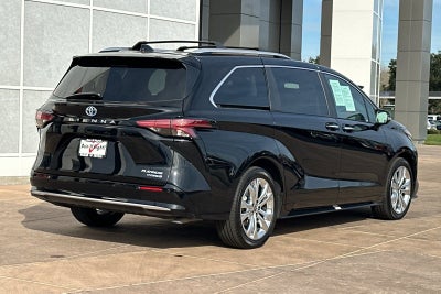 2023 Toyota Sienna Platinum 7 Passenger