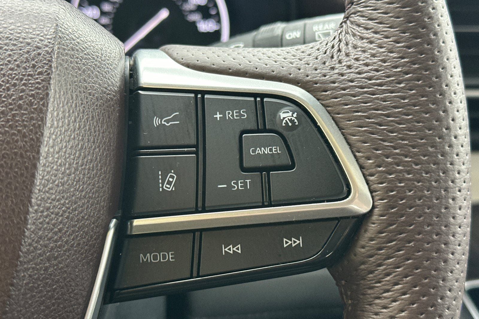 2024 Toyota Sienna Platinum 7 Passenger