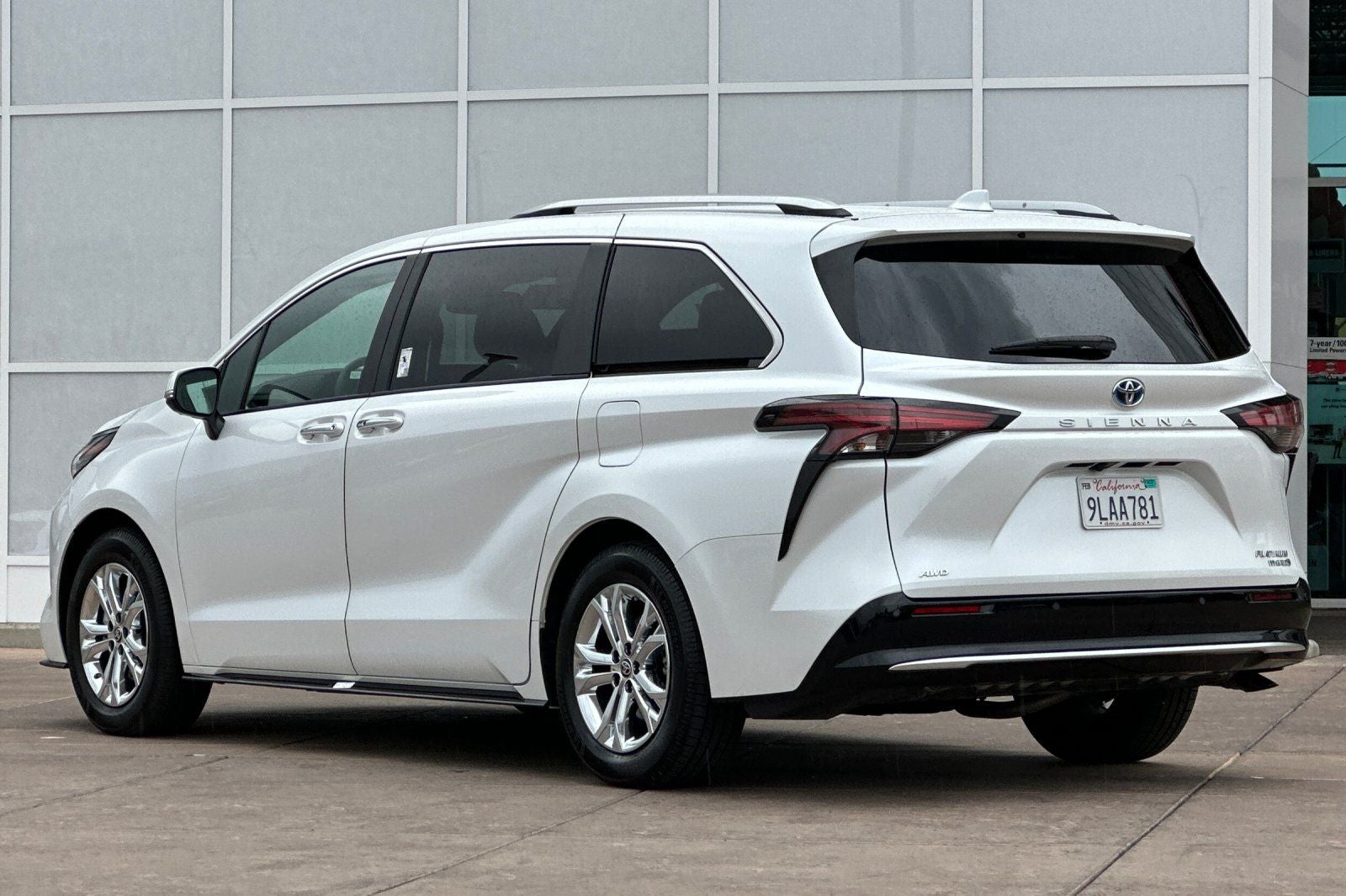 2024 Toyota Sienna Platinum 7 Passenger