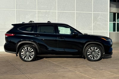 2022 Toyota Highlander Platinum