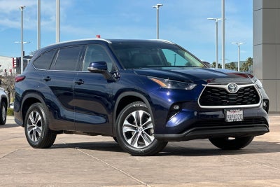 2022 Toyota Highlander Hybrid XLE