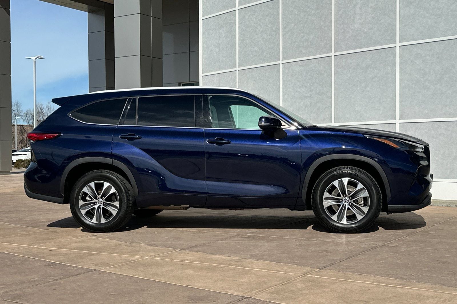 2022 Toyota Highlander Hybrid XLE
