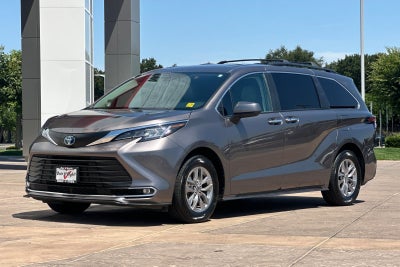 2022 Toyota Sienna XLE 7 Passenger