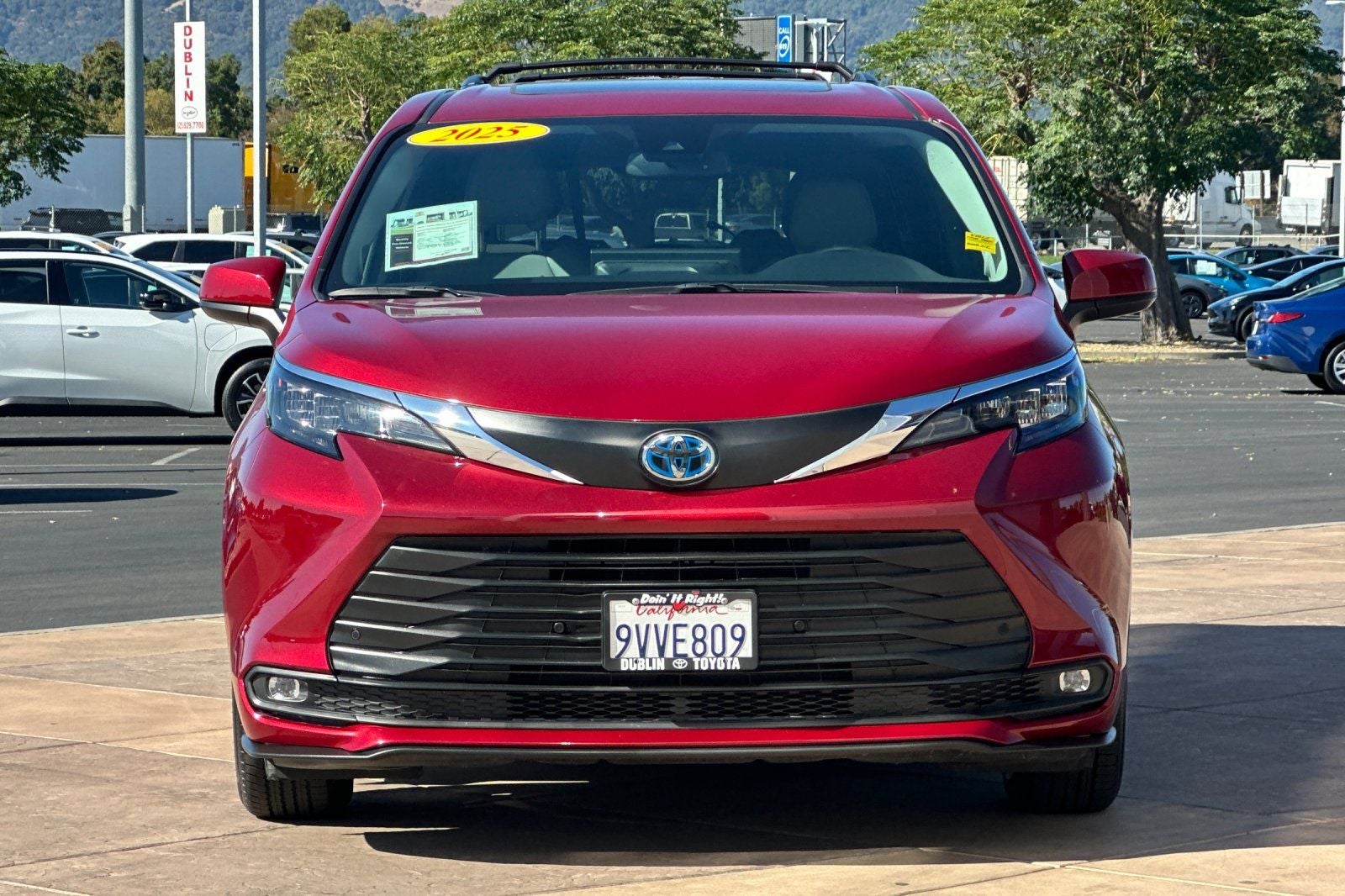 2025 Toyota Sienna XLE 8 Passenger
