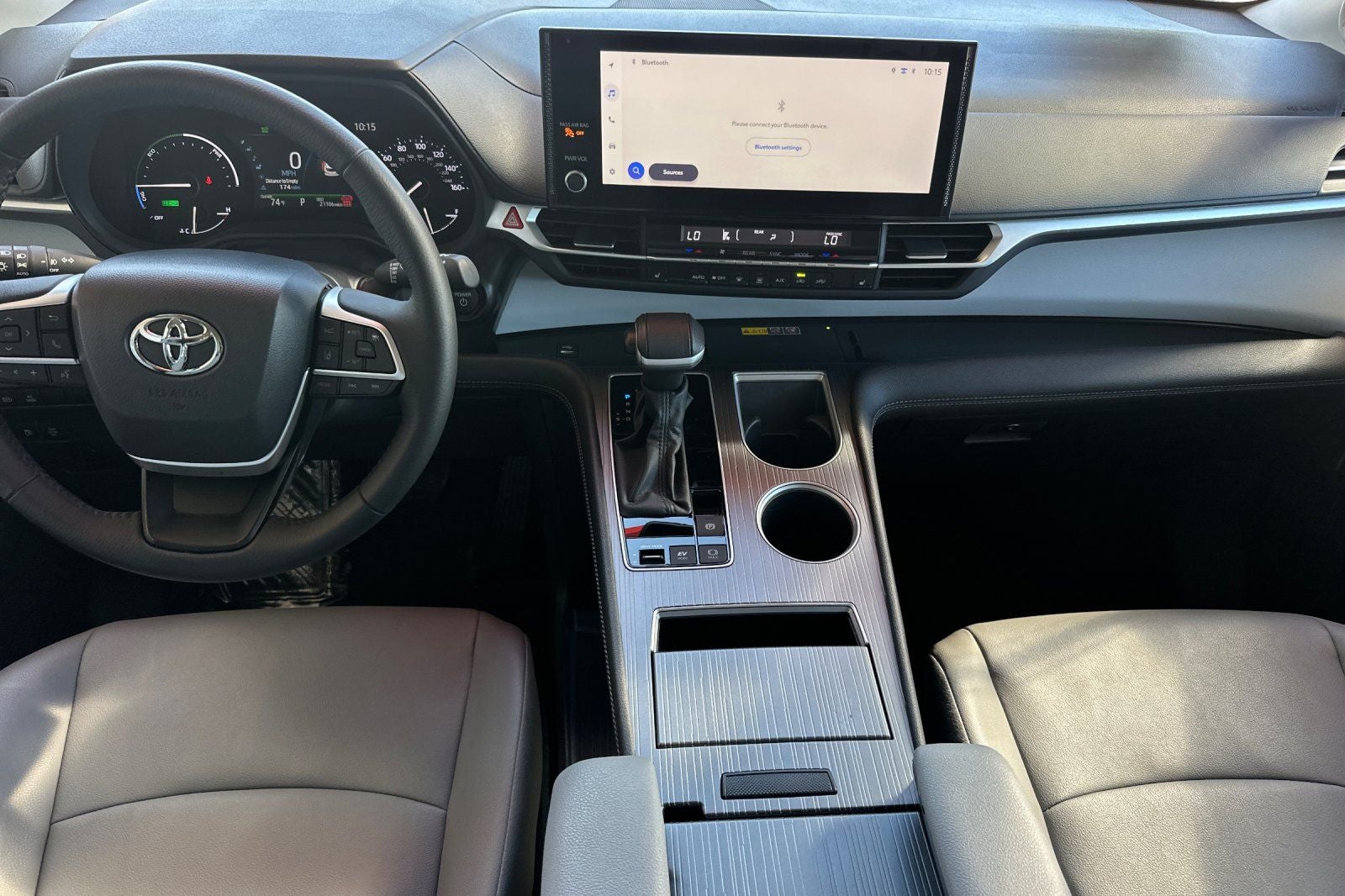 2025 Toyota Sienna XLE 8 Passenger