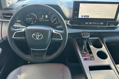 2025 Toyota Sienna XLE 8 Passenger