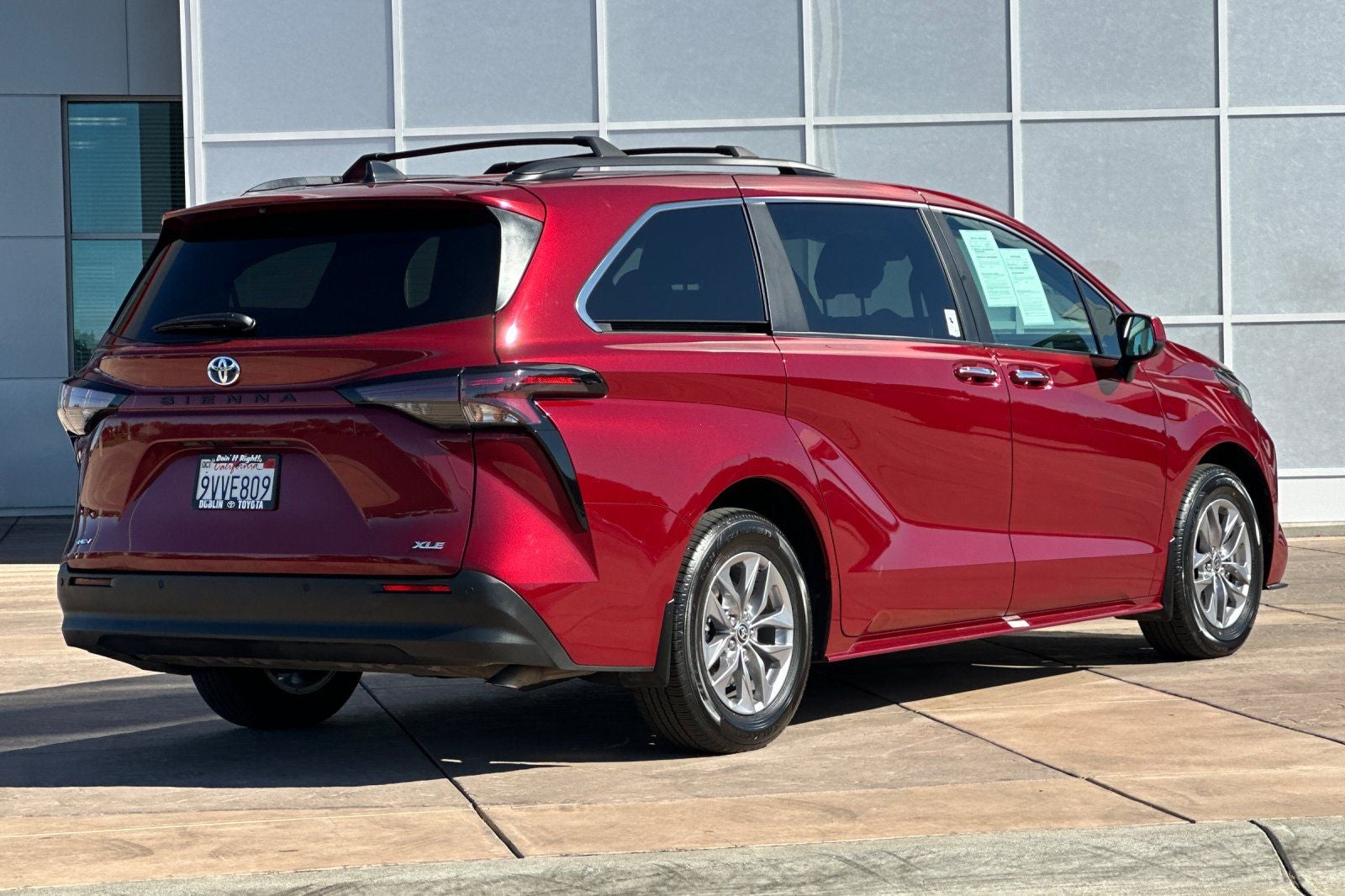 2025 Toyota Sienna XLE 8 Passenger