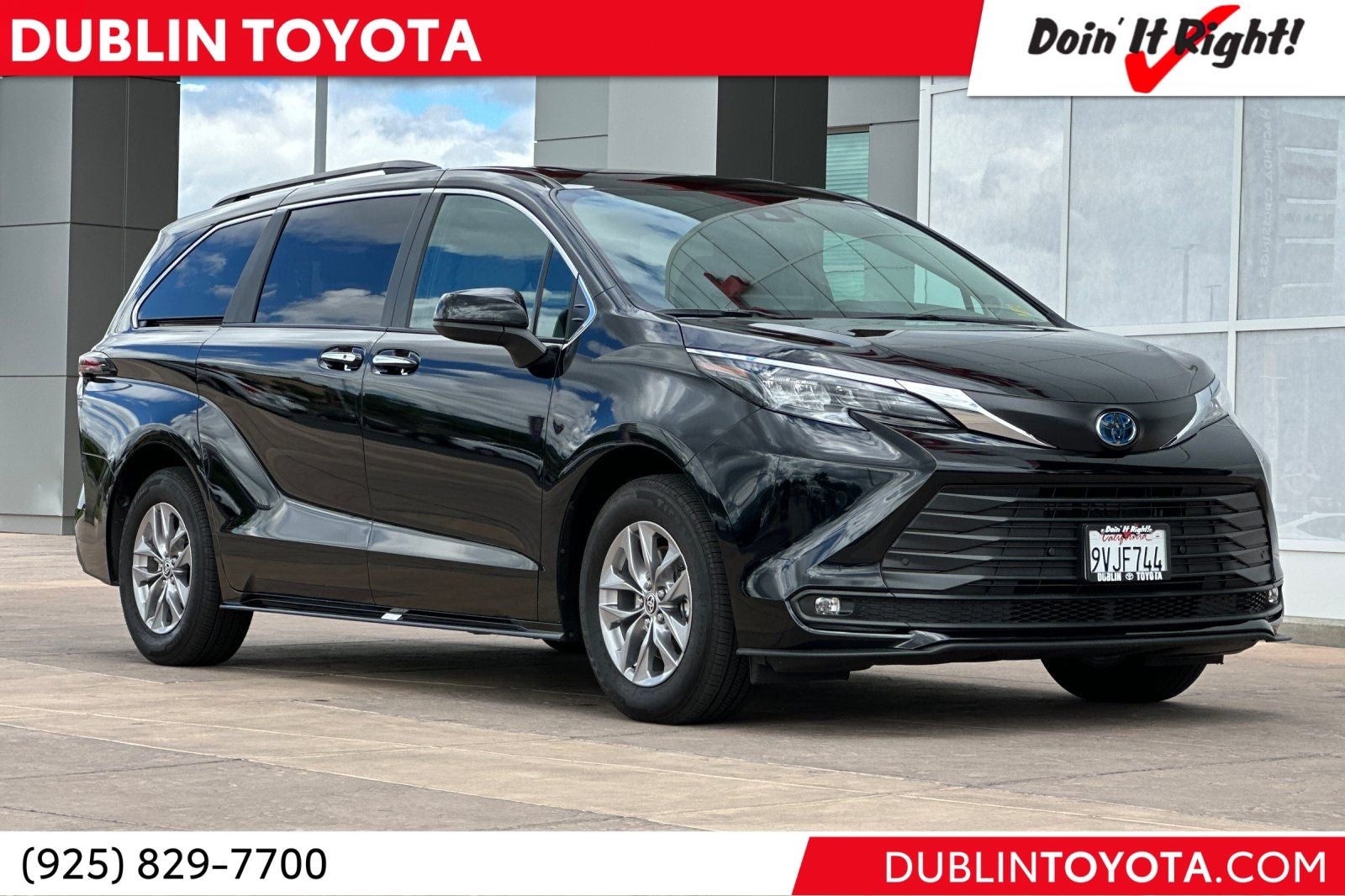 2025 Toyota Sienna XLE 8 Passenger