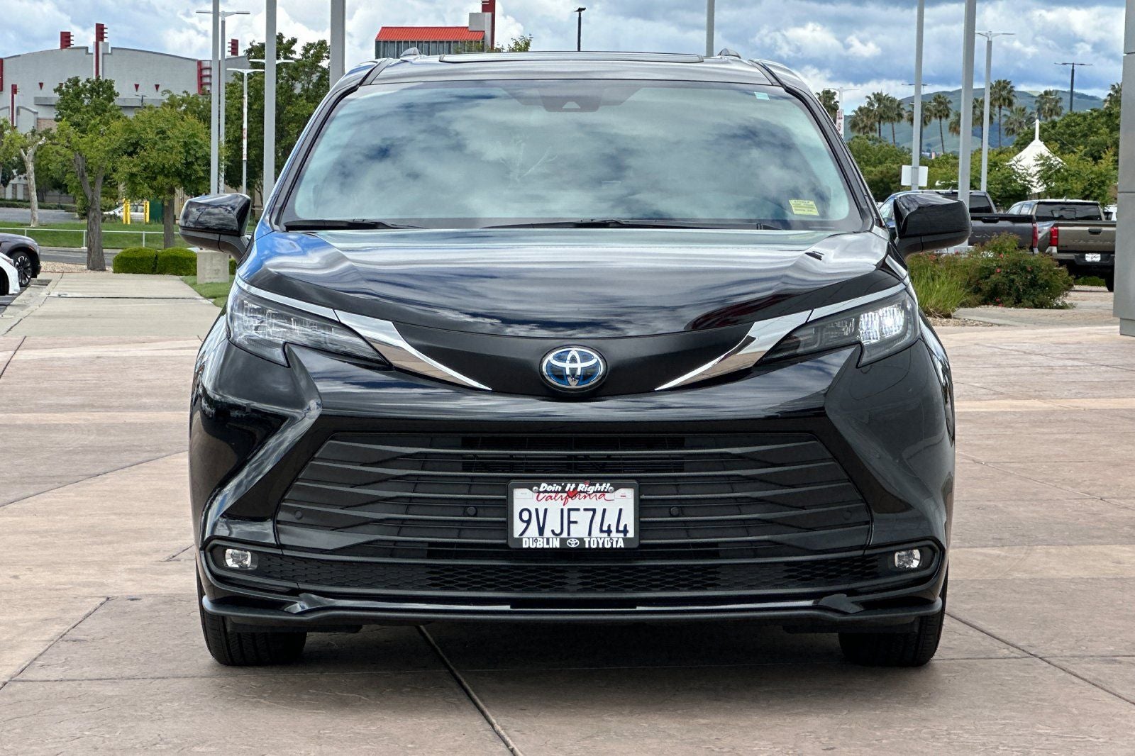 2025 Toyota Sienna XLE 8 Passenger