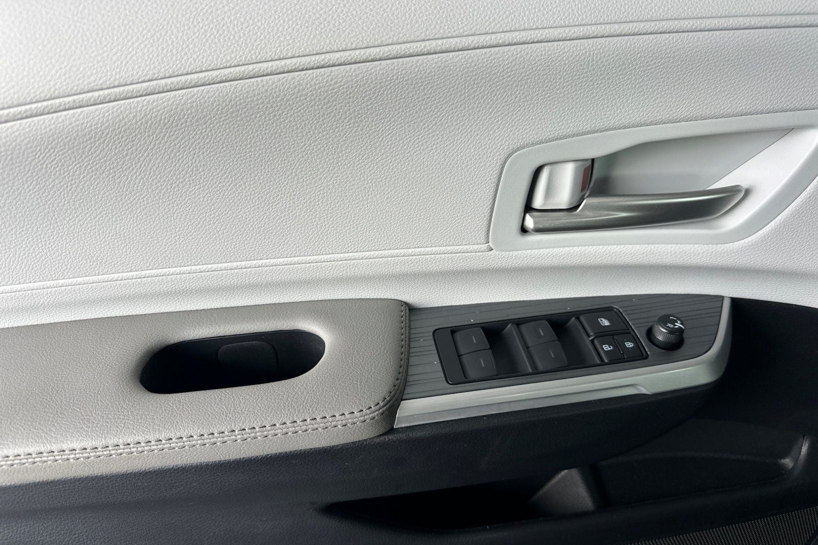 2025 Toyota Sienna XLE 8 Passenger