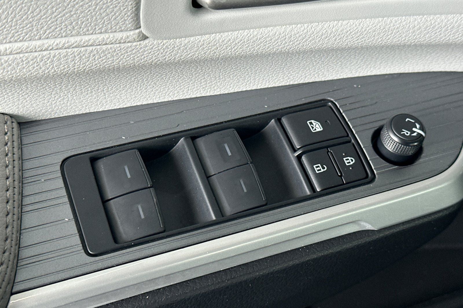 2025 Toyota Sienna XLE 8 Passenger