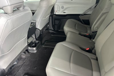 2025 Toyota Sienna XLE 8 Passenger