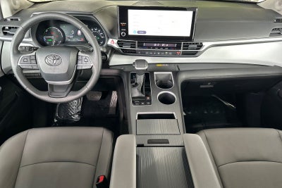 2025 Toyota Sienna XLE 8 Passenger