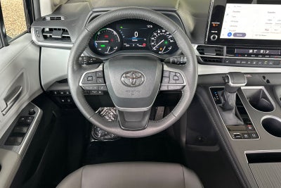 2025 Toyota Sienna XLE 8 Passenger