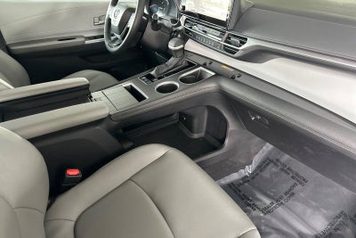 2025 Toyota Sienna XLE 8 Passenger