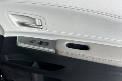 2025 Toyota Sienna XLE 8 Passenger