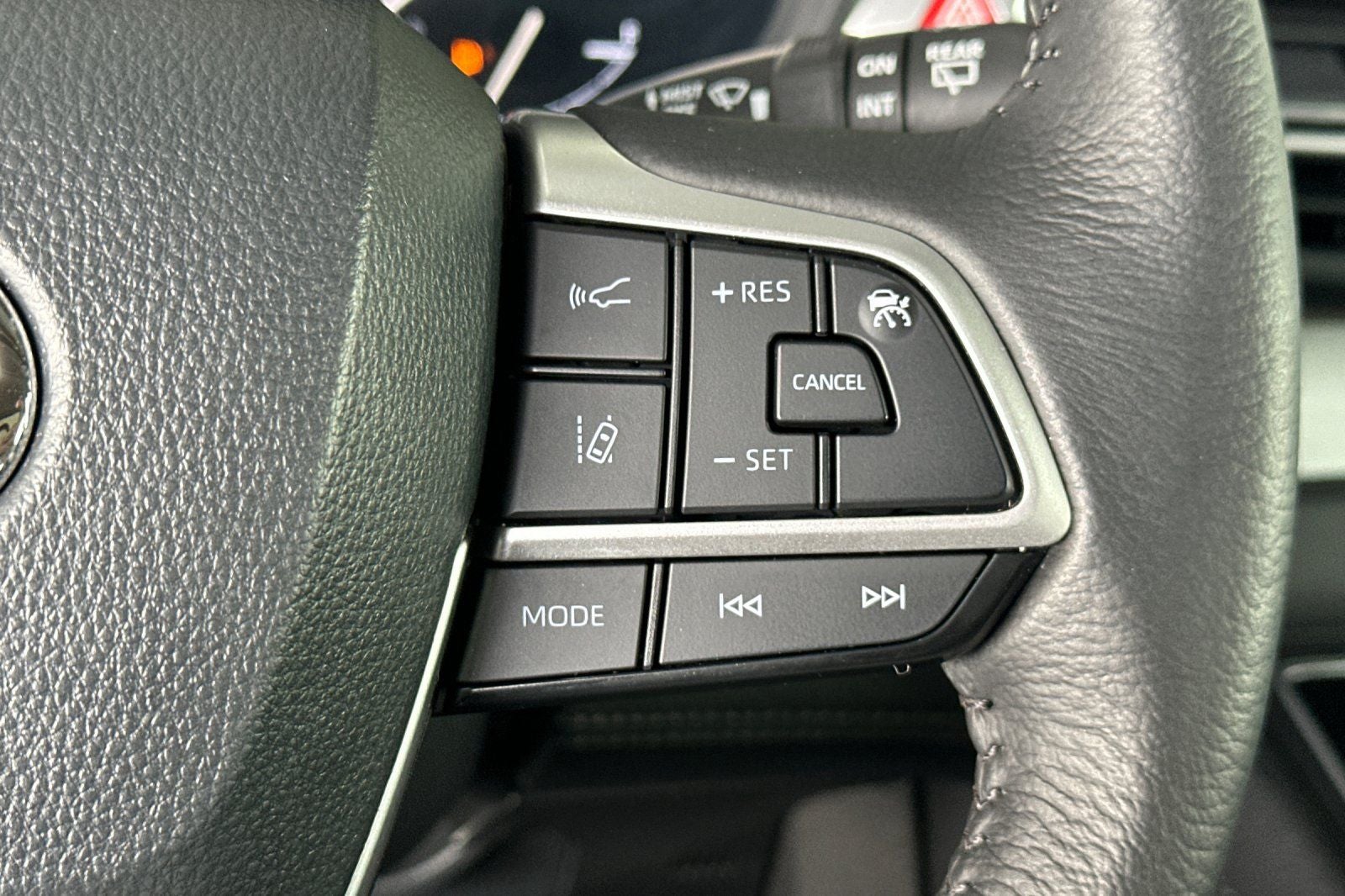 2025 Toyota Sienna XLE 8 Passenger