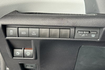 2025 Toyota Sienna XLE 8 Passenger