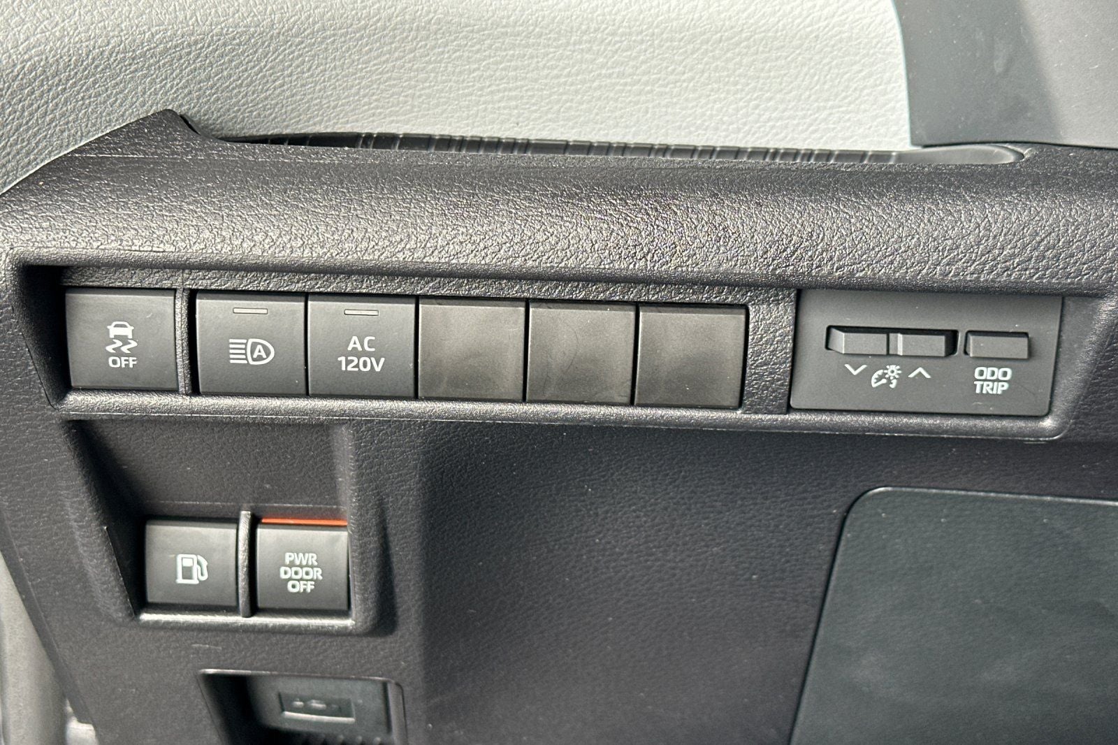 2025 Toyota Sienna XLE 8 Passenger