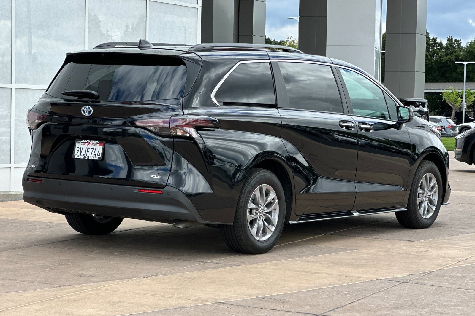 2025 Toyota Sienna XLE 8 Passenger
