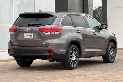 2017 Toyota Highlander SE