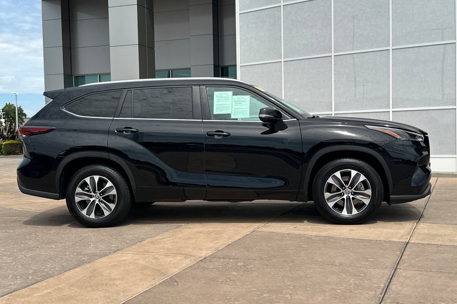 2024 Toyota Highlander Hybrid XLE