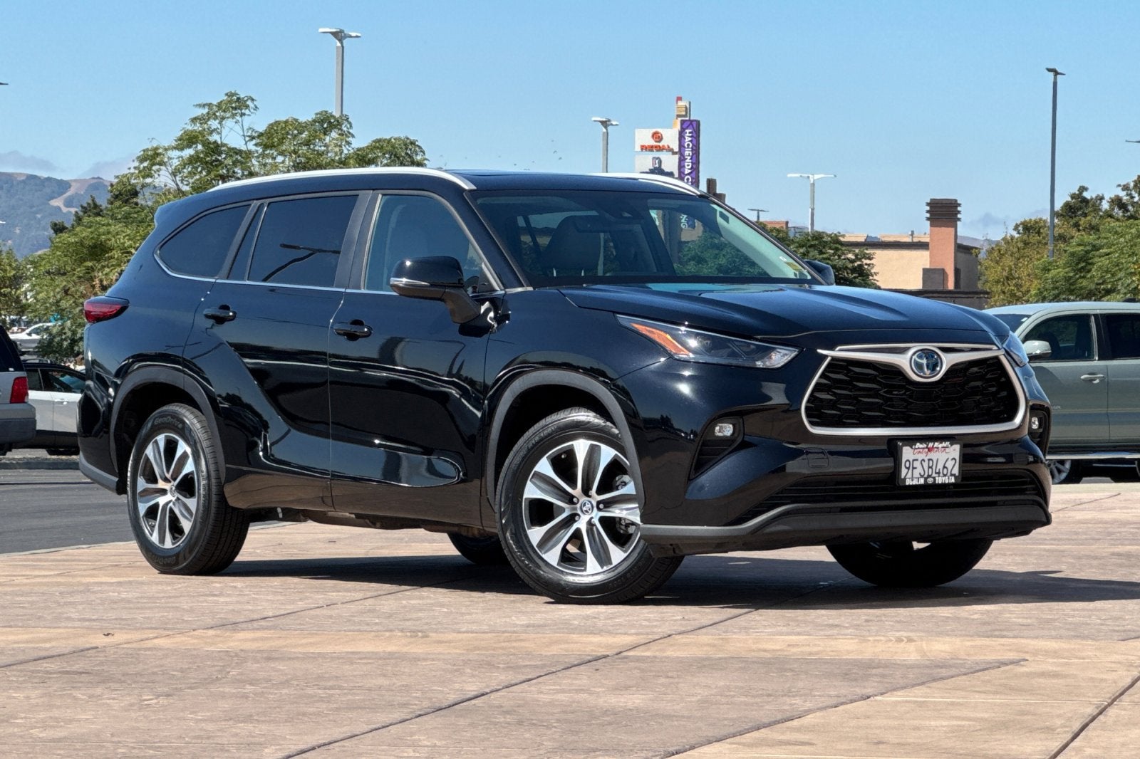 2023 Toyota Highlander Hybrid XLE