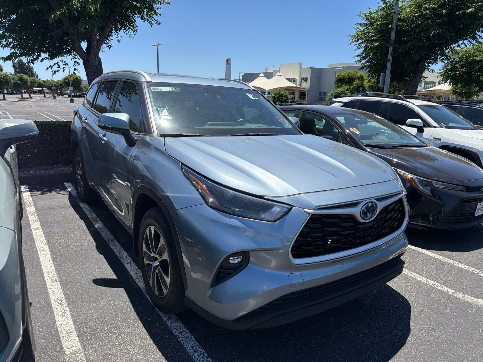 2023 Toyota Highlander Hybrid XLE