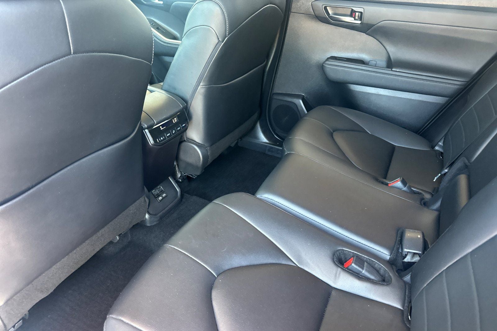 2024 Toyota Highlander Hybrid XLE