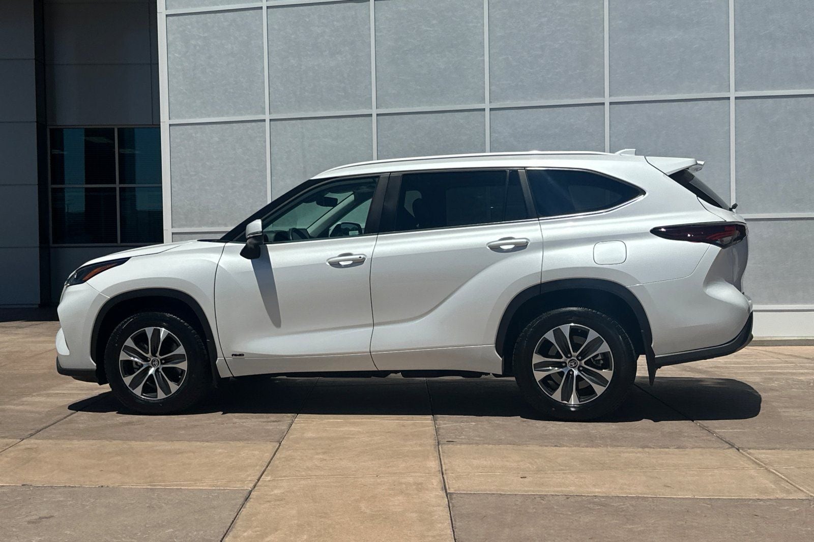 2024 Toyota Highlander Hybrid XLE