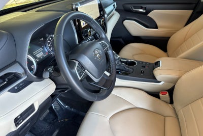2025 Toyota Highlander Hybrid XLE