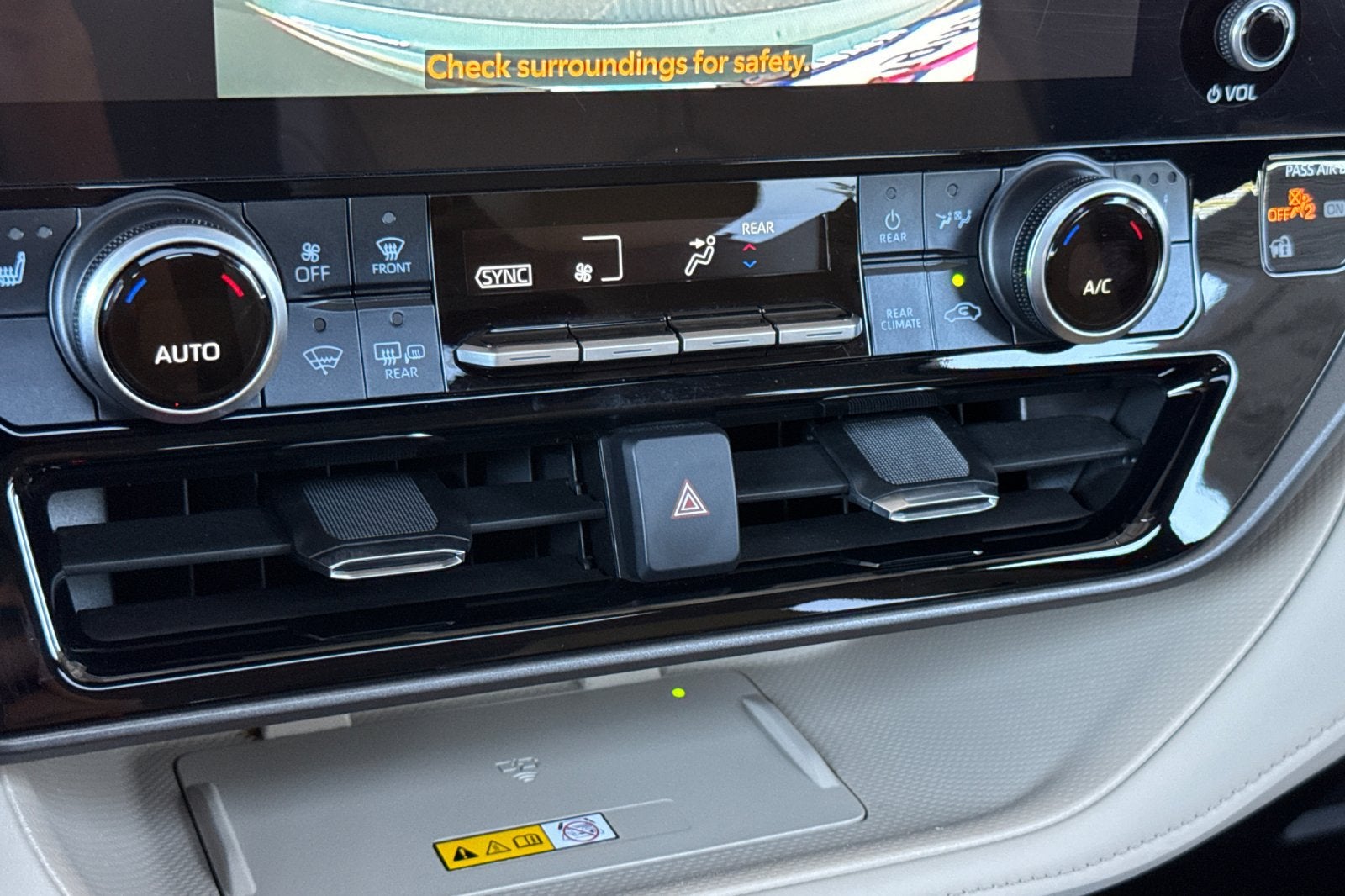2025 Toyota Highlander Hybrid XLE