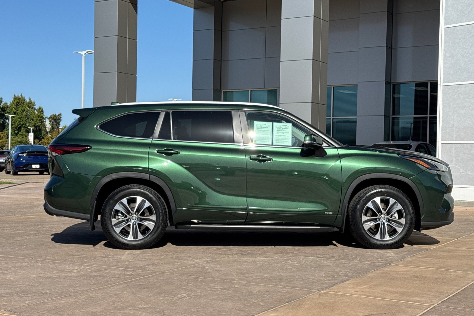 2025 Toyota Highlander Hybrid XLE