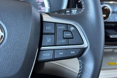 2025 Toyota Highlander Hybrid XLE
