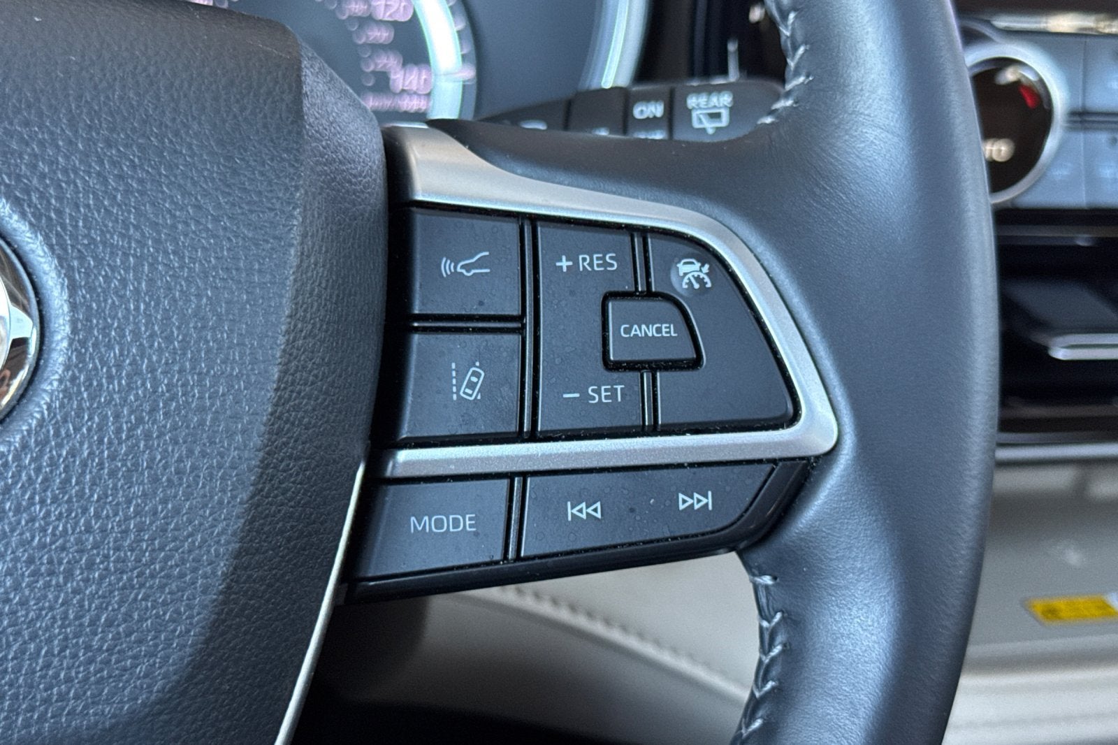 2025 Toyota Highlander Hybrid XLE