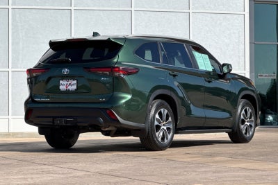 2025 Toyota Highlander Hybrid XLE