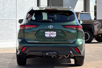 2025 Toyota Highlander Hybrid XLE