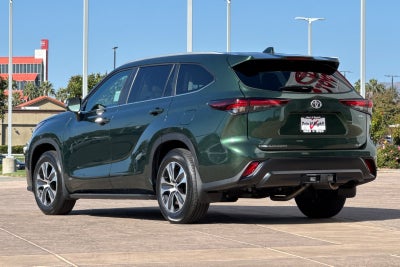 2025 Toyota Highlander Hybrid XLE