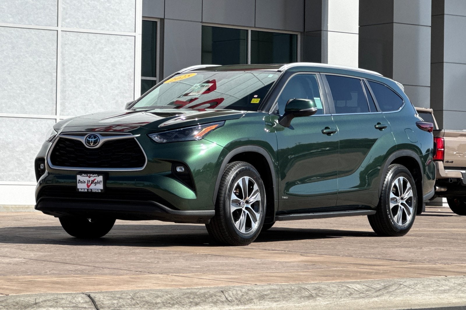 2025 Toyota Highlander Hybrid XLE