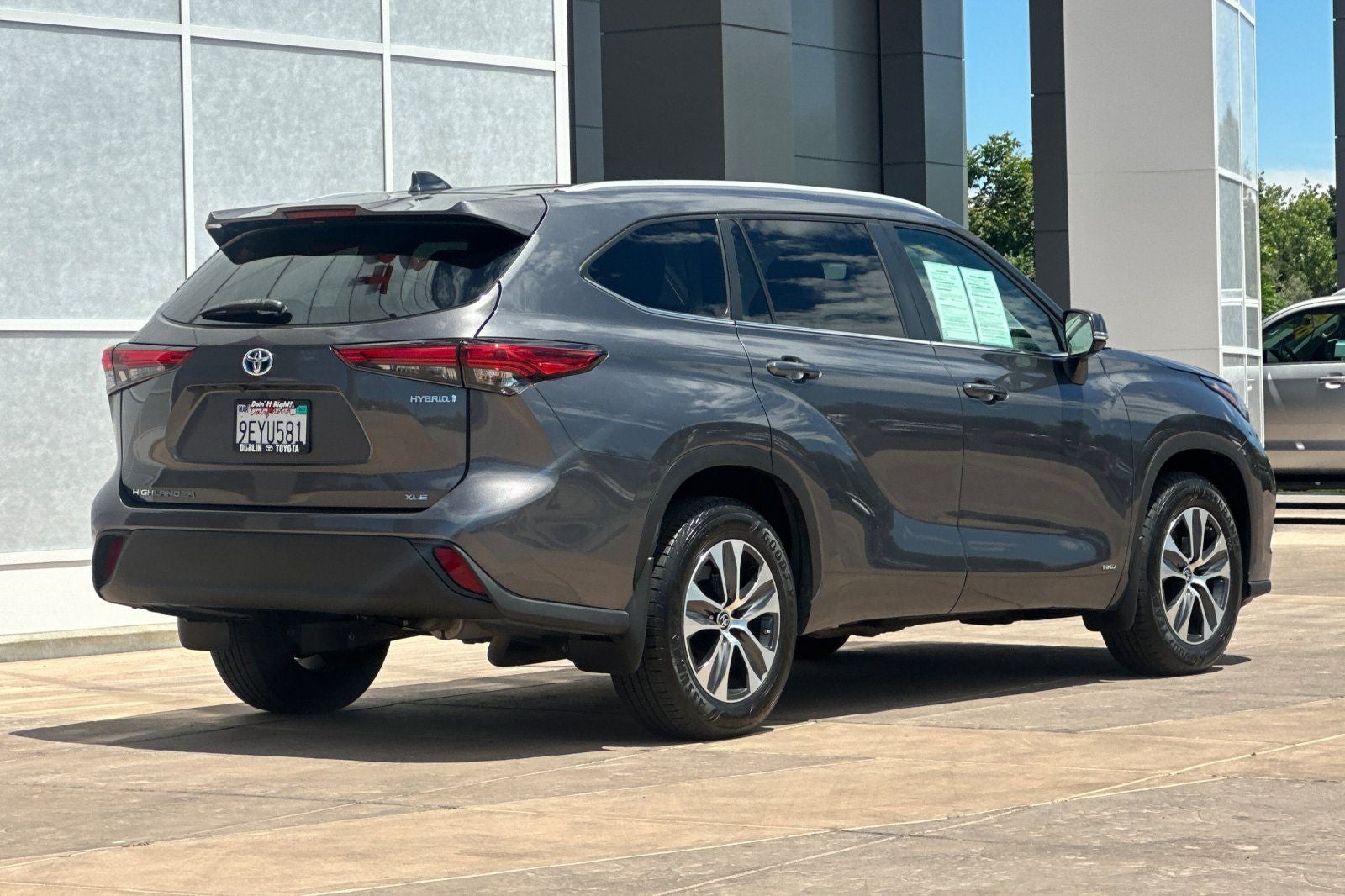 2023 Toyota Highlander Hybrid XLE