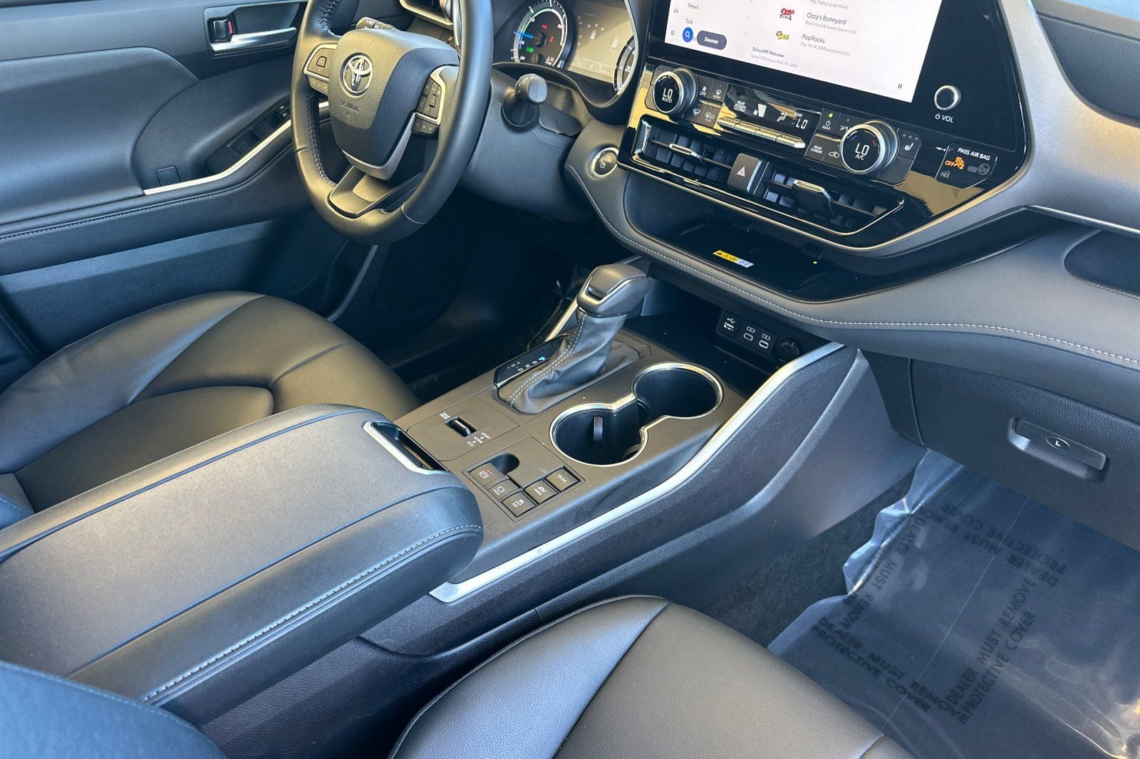 2024 Toyota Highlander Hybrid XLE