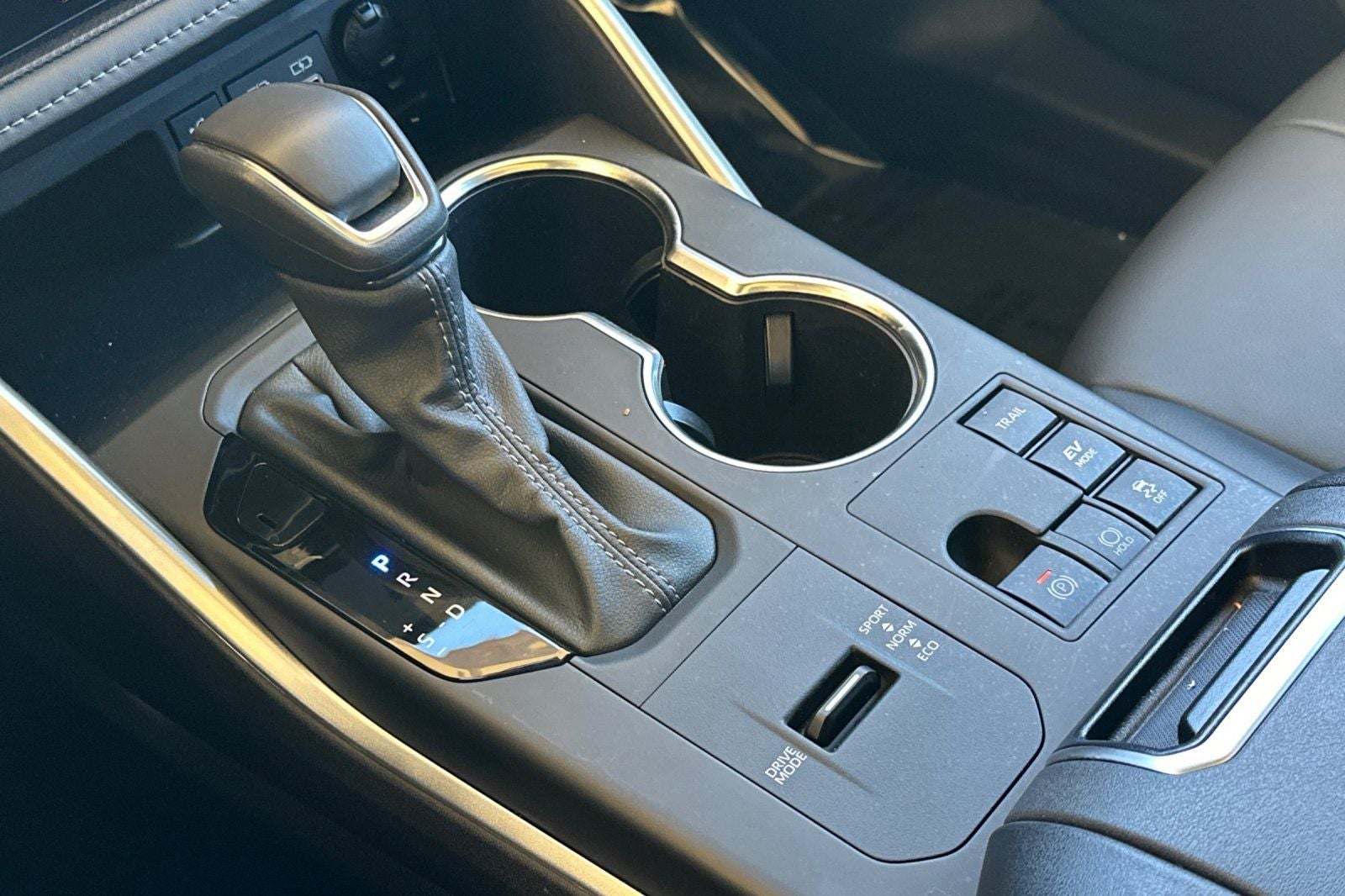 2024 Toyota Highlander Hybrid XLE