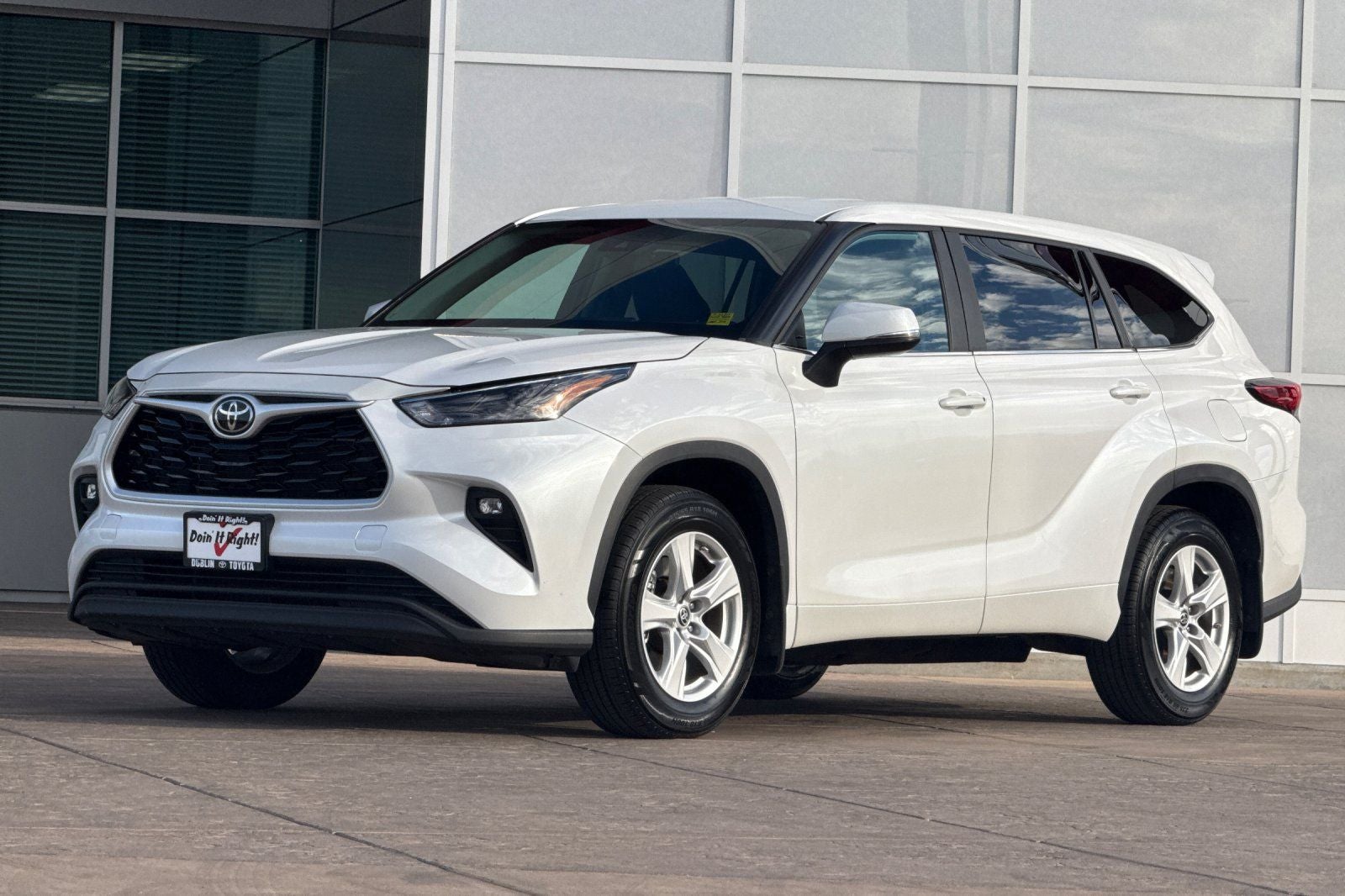 2023 Toyota Highlander LE