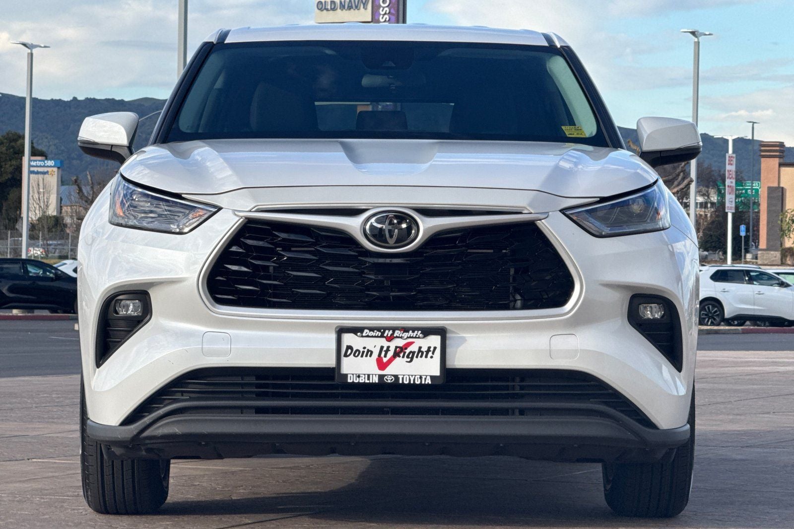 2023 Toyota Highlander LE