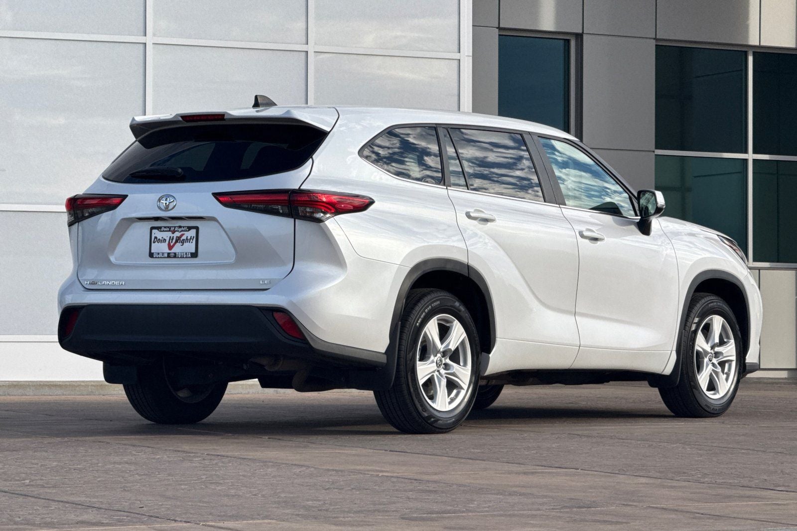 2023 Toyota Highlander LE