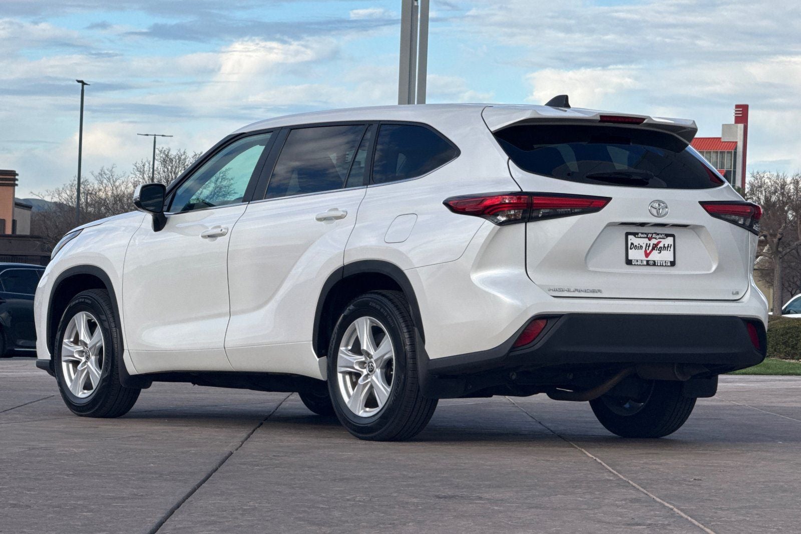 2023 Toyota Highlander LE