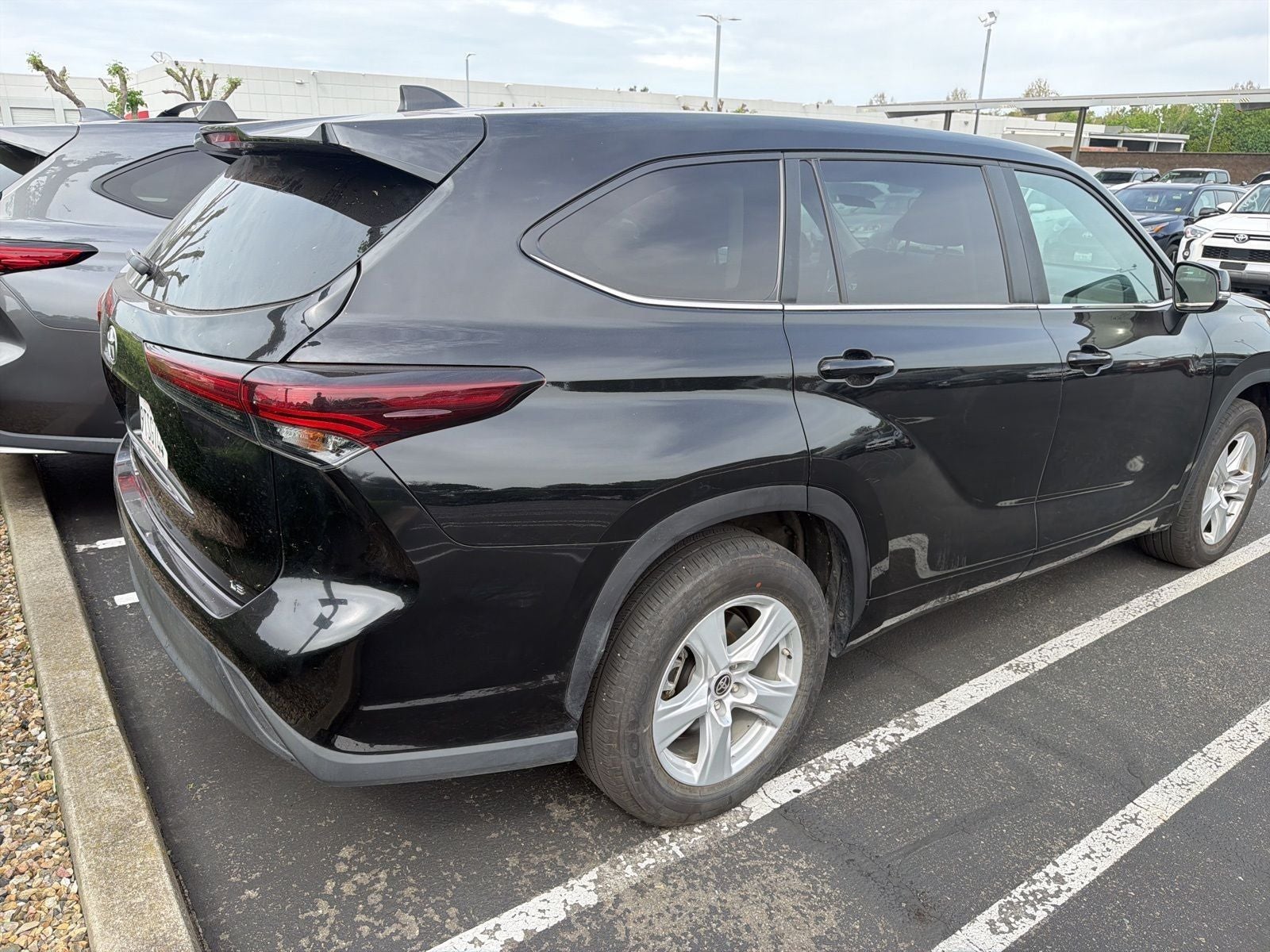 2025 Toyota Highlander LE