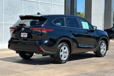 2023 Toyota Highlander LE