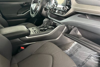 2025 Toyota Highlander LE