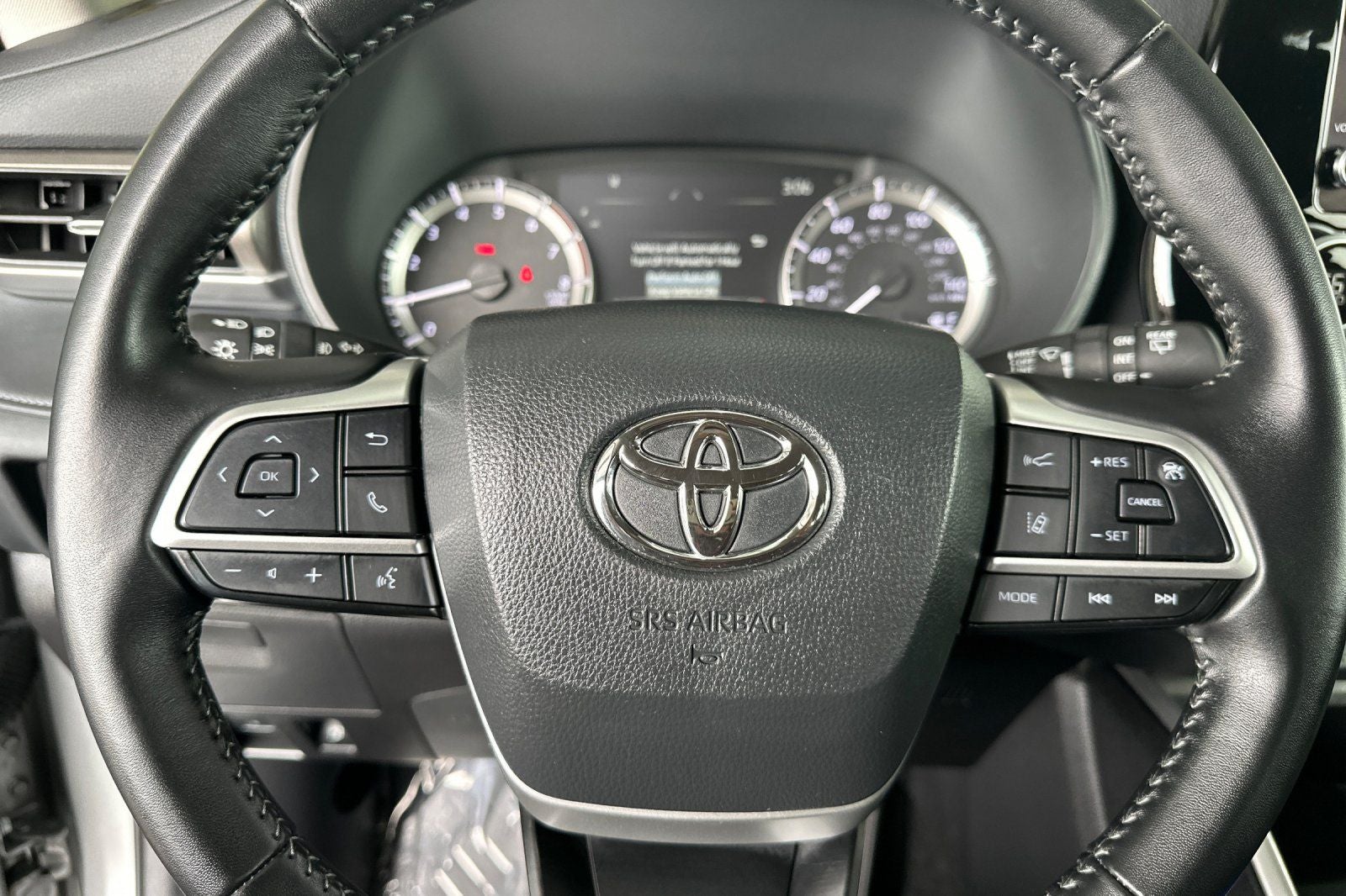 2025 Toyota Highlander LE